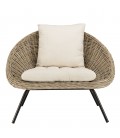 Fauteuil lounge avec accoudoirs en rotin et coussin blanc CREAM