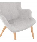 Fauteuil à oreille ROBY en tissu gris et pieds en bois - 