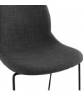 Chaise design DISTRIKT en tissu gris foncé avec pieds en métal noir - 