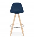 Tabouret snack mi-hauteur SPIRIT MINI en velours bleu et pieds en bois naturel - 