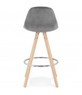 Tabouret snack mi-hauteur SPIRIT MINI en velours gris et pieds en bois naturel - 