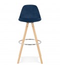 Tabouret de bar SPIRIT en velours bleu et pieds en bois naturel - 