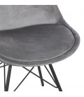 Chaise design ZAZY en velours gris et pieds en métal noir - 