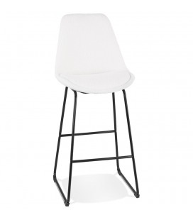 Tabouret de bar ALICE en tissu bouloché blanc et pied traineau en métal noir